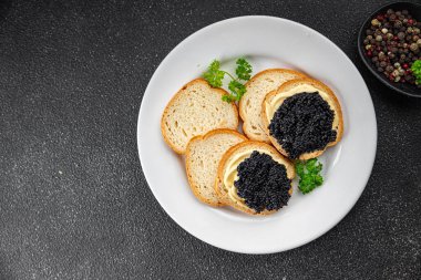 Bumpfish havyar kara havyar doğal iştah açıcı yemek aperatifi masa üzerinde fotokopi alanı arka plan kırsal üst görünüm