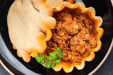 Lezzetli turta tabağı taze deniz ürünleri aperatifler masada atıştırmalıklar fotokopi uzayı arka plan kırsal manzarası