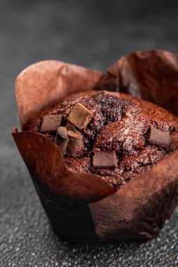 Kek çikolatalı tatlı pasta aperatifler masada atıştırmalıklar fotokopi uzayı arka plan kırsal manzarası