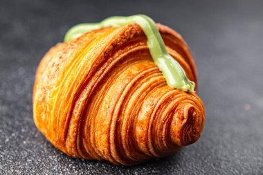 Kruvasan, tatlı fırın, taze aperatif, meze, abur cubur, fotokopi, uzay yemeği arka plan, kırsal üst manzara.