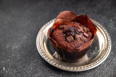 Kek çikolatalı kek tatlı tatlı tatlı pasta aperatif yemek aperatifleri masanın üzerinde fotokopi uzayı arka plan kırsal manzarası