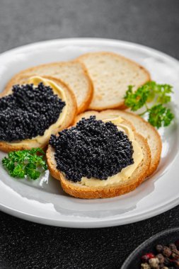 Bumpfish havyar kara havyar doğal iştah açıcı yemek aperatifi masa üzerinde fotokopi alanı arka plan kırsal üst görünüm