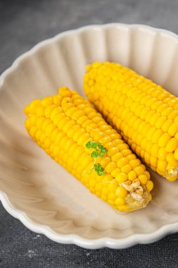 Mısır koçanı doğal yemek taze iştah açıcı yemek aperatif masa üzerinde fotokopi uzay yiyecek arka plan kırsal üst görünüm 