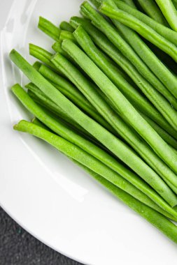 yeşil fasulye taze çalı fasulyesi taze yemek aperatifi masanın üzerinde fotokopi alanı yiyecek arka plan kırsal manzarası 