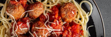 Köfte, spagetti, domates sosu, et, yemek, atıştırmalık. Fotokopi, yemek arka plan, kırsal manzara.