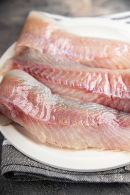 balık fileto çiğ beyaz balık morina ya da masa üzerinde taze yemek atıştırmalığı fotokopi uzay yiyecek arka plan kırsal üst görünüm 