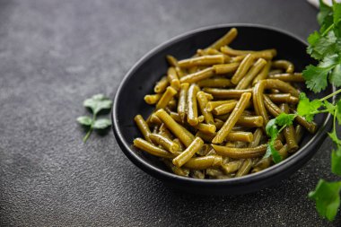 Yeşil fasülye yemeği lezzetli taze gurme yemek arkaplan masa üzerinde rustik üst görünüm fotokopi alanı üst görünüm 