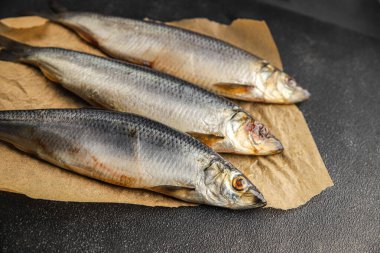Ringa balığı taze deniz ürünleri pesketarizmi lezzetli yemekler taze gurme yemek arkaplanı masa rustik gıdalar üst görünüm üst uzay görünümü 