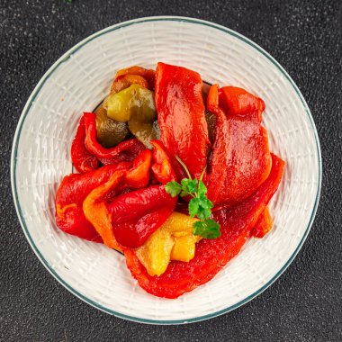 Pişmiş biberli biberli çan biberli çan biberli çerezli çerez taze gurme yemek masanın üzerinde yemek fotokopi alanı üst görünüm keto ve paleo diyeti vejetaryen ve vejetaryen yemekleri