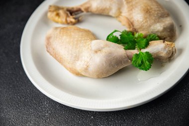 Tavuk budu haşlanmış et lezzetli yemek taze lezzetli gurme yemek arkaplanı masanın üstünde rustik yemek üst görünüm fotokopi alanı üst görünüm keto ve paleo diyeti