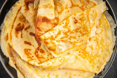 Krep, krep, tatlı kahvaltı ya da tatlı, lezzetli yemek. Lezzetli gurme yemek arkaplanı. Masanın üstünde.