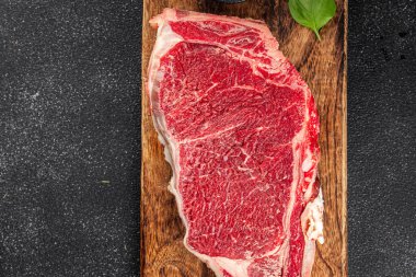 Çiğ biftek et taze yemek lezzetli gurme yemek arkaplan masa üzerinde yemek üst görünüm fotokopi uzay keto ve paleo diyet