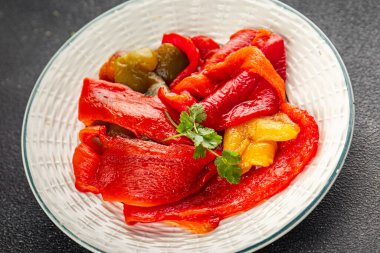 Pişmiş biberli biberli çan biberli çan biberli çerezli çerez taze gurme yemek masanın üzerinde yemek fotokopi alanı üst görünüm keto ve paleo diyeti vejetaryen ve vejetaryen yemekleri