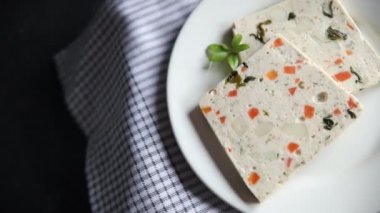 balık terrine ve deniz tarağı san jacques deniz ürünleri taze lezzetli yemek arkaplan lezzetli gurme yemek masaya üst katlı yemek fotokopi alanı keto ve paleo diyeti pescetarya diyeti