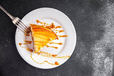 Peynirli tart tatlı peynirli tart taze lezzetli yemekler gurme yemek arka planı masa rustik yiyeceklerin üst görüntüsü fotokopi alanı