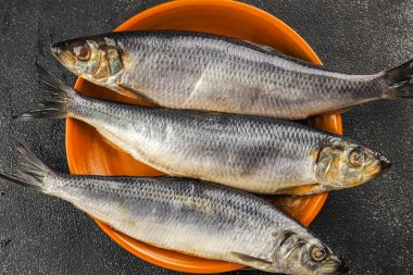 Ringa balığının taze deniz ürünleri pesketarizmi lezzetli yemekler lezzetli gurme yemek arkaplan masanın üzerinde rustik yemekler üst uzay fotokopi alanı üst görünüm keto ve paleo diyet vejetaryen
