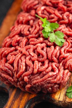 kıyma taze et, domuz eti lezzetli yemek sofrada abur cubur fotokopi uzay yemeği arka plan kırsal manzarası