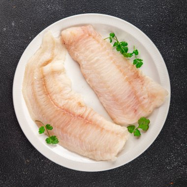 Çiğ balık fileto taze yemek lezzetli gurme yemek arkaplan masa üzerinde yemek üst görünüm fotokopi uzay keto ve paleo diyet pesseeter