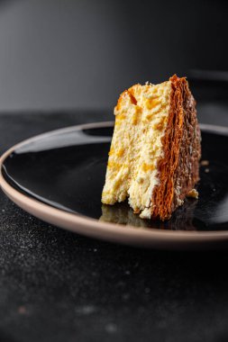 Peynirli tart tatlı peynirli tart taze lezzetli yemekler gurme yemek arka planı masa rustik yiyeceklerin üst görüntüsü fotokopi alanı