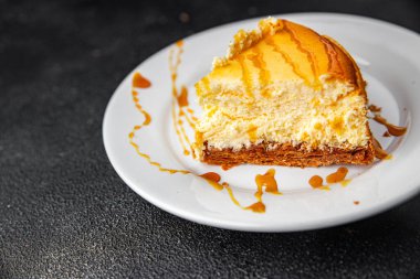 Peynirli tart tatlı peynirli tart taze lezzetli yemekler gurme yemek arka planı masa rustik yiyeceklerin üst görüntüsü fotokopi alanı