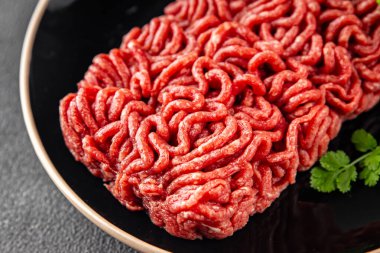 kıyma taze et, domuz eti lezzetli yemek sofrada abur cubur fotokopi uzay yemeği arka plan kırsal manzarası