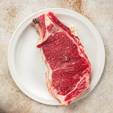 Çiğ biftek et taze yemek lezzetli gurme yemek arkaplan masa üzerinde yemek üst görünüm fotokopi uzay keto ve paleo diyet