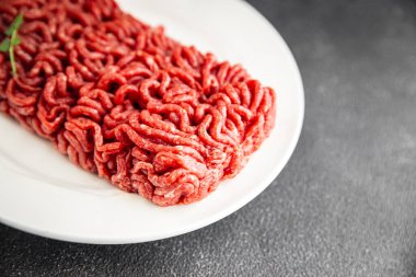 kıyma taze et, domuz eti lezzetli yemek sofrada abur cubur fotokopi uzay yemeği arka plan kırsal manzarası