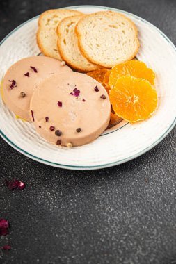 Kaz ciğeri ciğeri ciğeri. Fransız mutfağı. Lezzetli yemekler.