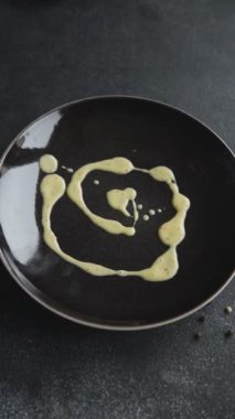 Deniz tarağı ızgara deniz ürünleri. Lezzetli yemekler. Lezzetli gurme yemek arkaplanı.