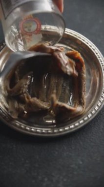 Ançüezli fileto balığı, deniz ürünleri aperatifler, lezzetli yemekler, lezzetli gurme yemek arka planı, masa sade yiyecekler, fotokopi alanı, pezeteryan diyeti.