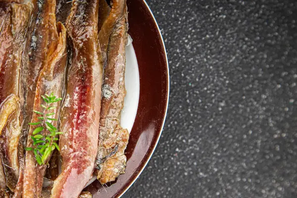 Ançüezli fileto balığı, deniz ürünleri aperatifler, lezzetli yemekler, lezzetli gurme yemek arka planı, masa sade yiyecekler, fotokopi alanı, pezeteryan diyeti.