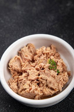 Konserve ton balığı konservesi deniz ürünleri aperatifler taze lezzetli yemekler lezzetli gurme yemekler pesseeter diyet arka planı masadaki kırsal yiyecekler üst görünüm fotokopi uzay vejetaryen yemekleri 