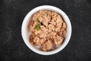 Konserve ton balığı konservesi deniz ürünleri aperatifler taze lezzetli yemekler lezzetli gurme yemekler pesseeter diyet arka planı masadaki kırsal yiyecekler üst görünüm fotokopi uzay vejetaryen yemekleri 