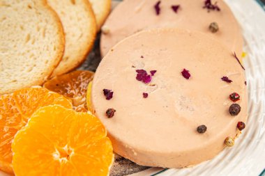 Kaz ciğeri ciğeri ciğeri. Fransız mutfağı. Lezzetli yemekler.