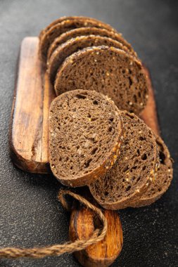 Mısır gevreği parçaları tam tahıllı ekmek ürünleri taze lezzetli yemekler lezzetli gurme yemek arka planı masa kırsal gıdalar üst görünüm fotokopi alanı