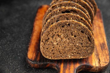 Mısır gevreği parçaları tam tahıllı ekmek ürünleri taze lezzetli yemekler lezzetli gurme yemek arka planı masa kırsal gıdalar üst görünüm fotokopi alanı