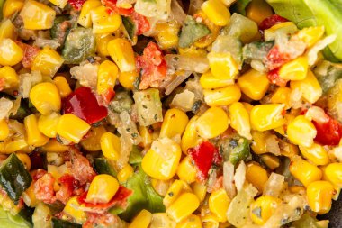 Mısır salatası, sebzeler, lezzetli yemekler, gurme yemekler, masa üstü yemekler, fotokopi odası keto, paleo diyet vejetaryen ve vejetaryen yemekleri.