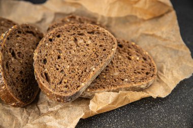 Mısır gevreği parçaları tam tahıllı ekmek ürünleri taze lezzetli yemekler lezzetli gurme yemek arka planı masa kırsal gıdalar üst görünüm fotokopi alanı