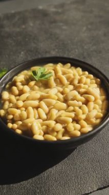 Fasulye flageolet yeşil fasulye taze lezzetli gurme yemek arka planı masa rustik gıda fotokopi alanı keto ve paleo diyet vejetaryen ve vejetaryen gıda