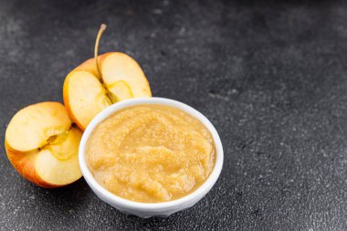 Elma püresi doğal malzemeler lezzetli lezzetli gurme yemek masa arkası yemek üst görünüm uzay keto ve paleo diyet vejetaryen ve vejetaryen gıda