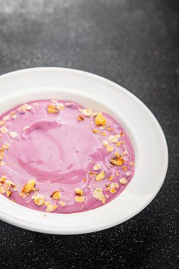 Yoğurt böğürtlen sağlıklı kahvaltı taze lezzetli gurme yemek arka planı masaya rustik yemek üst görünüm fotokopi alanı keto ve paleo diyeti