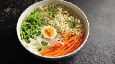 Budda kasesi, erişte, sebze, salata, lezzetli, gurme, yemek, arka plan, yemek, masa üstü, fotokopi, uzay keto, paleo diyet vejetaryen ve vegan yemekleri.