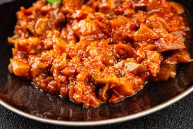 Patlıcan güveci sebze salatası lezzetli lezzetli gurme yemek geçmişi masa rustik yemekler fotokopi alanı keto ve paleo diyet vejetaryen ve vejetaryen yemekleri