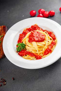 Spagetti bolonez makarna sosu lezzetli lezzetli lezzetli gurme yemek arka plan masa kırsal yemek üst görünüm fotokopi alanı