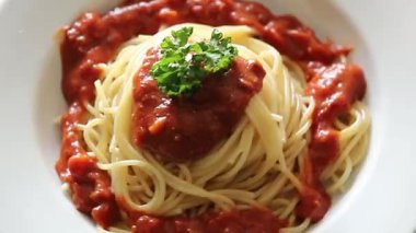 Spagetti bolonez makarna sosu lezzetli lezzetli lezzetli gurme yemek arka plan masa kırsal yemek üst görünüm fotokopi alanı