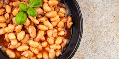 Beyaz fasulye sosu gurme yemek arka planı masa rustik gıda üst görünüm fotokopi alanı