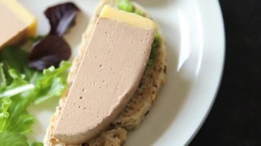 Karaciğer ezmeli ördek mus kümes eti lezzetli taze gurme yemek arka plan masa kırsal yemek üst görünüm fotokopi alanı