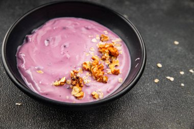Yoğurt böğürtlen sağlıklı kahvaltı taze lezzetli gurme yemek arka planı masaya rustik yemek üst görünüm fotokopi alanı keto ve paleo diyeti