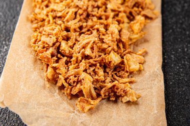 Kızarmış soğan çıtır soğan aperatif sebzeler taze lezzetli gurme yemek arkaplanı masa rustik yemek üst görünümü fotokopi alanı vejetaryen ve vejetaryen yemekleri