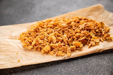 Kızarmış soğan çıtır soğan aperatif sebzeler taze lezzetli gurme yemek arkaplanı masa rustik yemek üst görünümü fotokopi alanı vejetaryen ve vejetaryen yemekleri